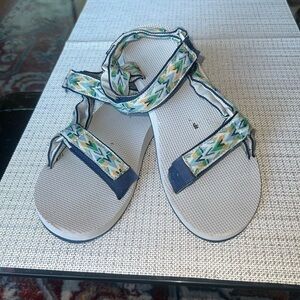 Teva men’s sandals , adjustable straps, size US 9